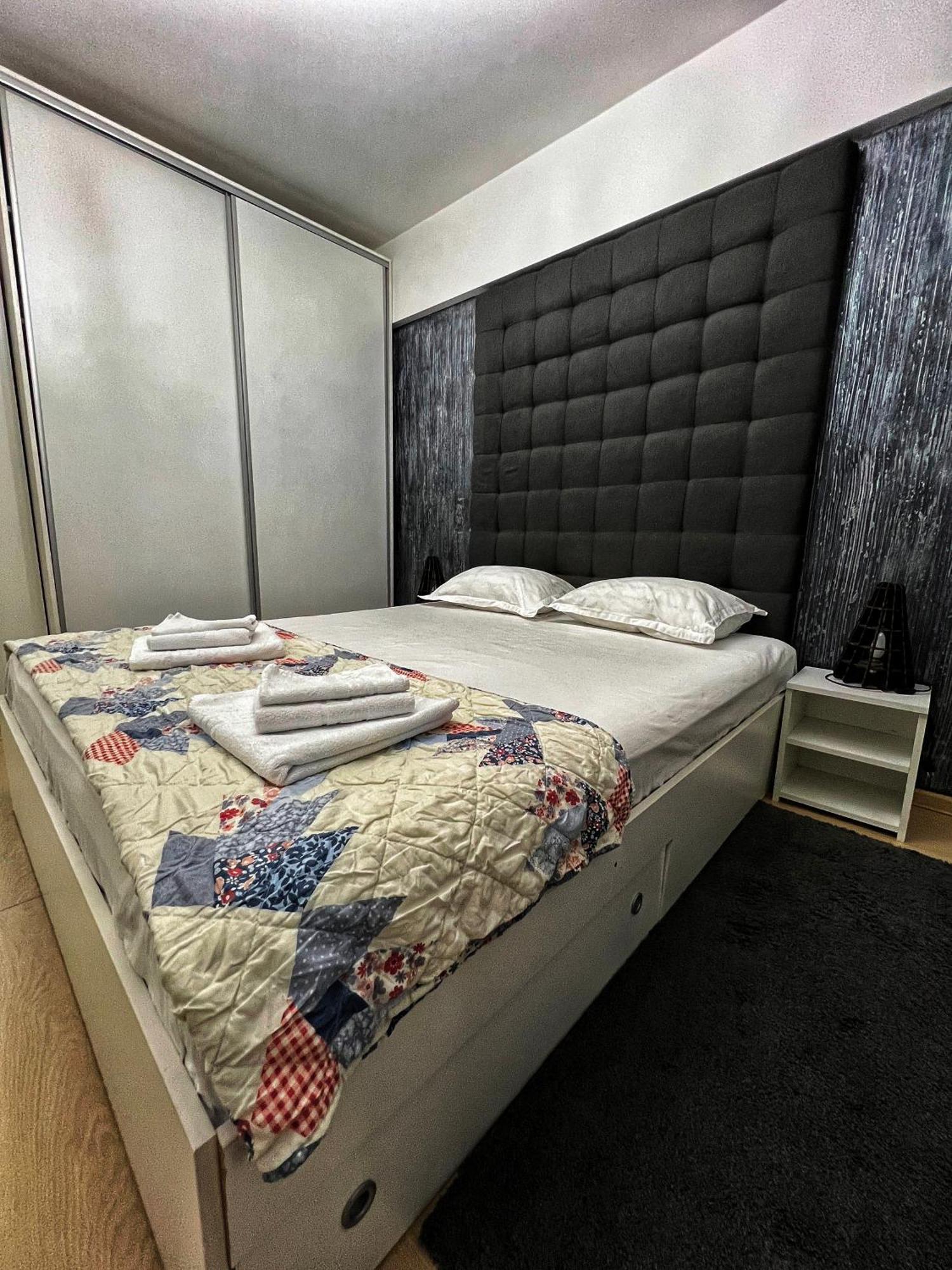 Boutique Park Residences 5 Bucarest Esterno foto